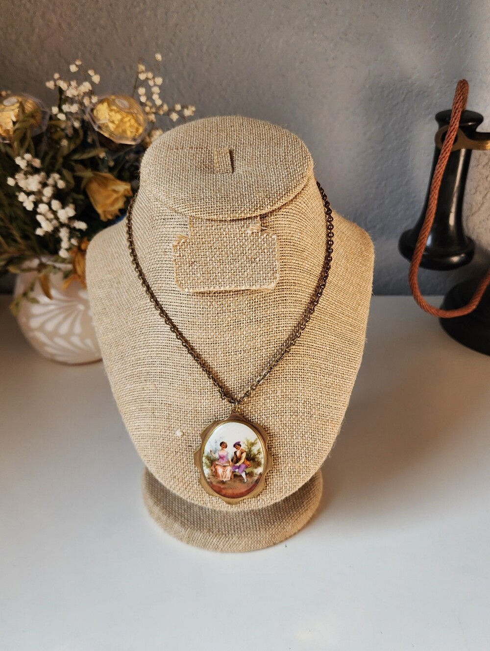 Vintage Fragonard Style Courting Couple Cameo Pendant Necklace Romantic